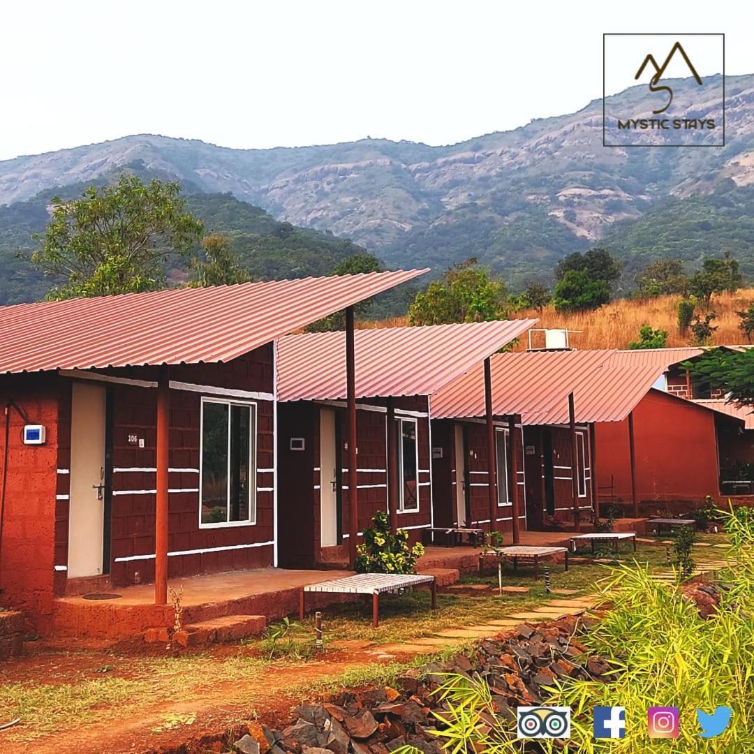 Mysticstays Resort Wai Esterno foto