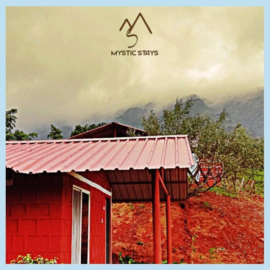 Mysticstays Resort Wai Esterno foto