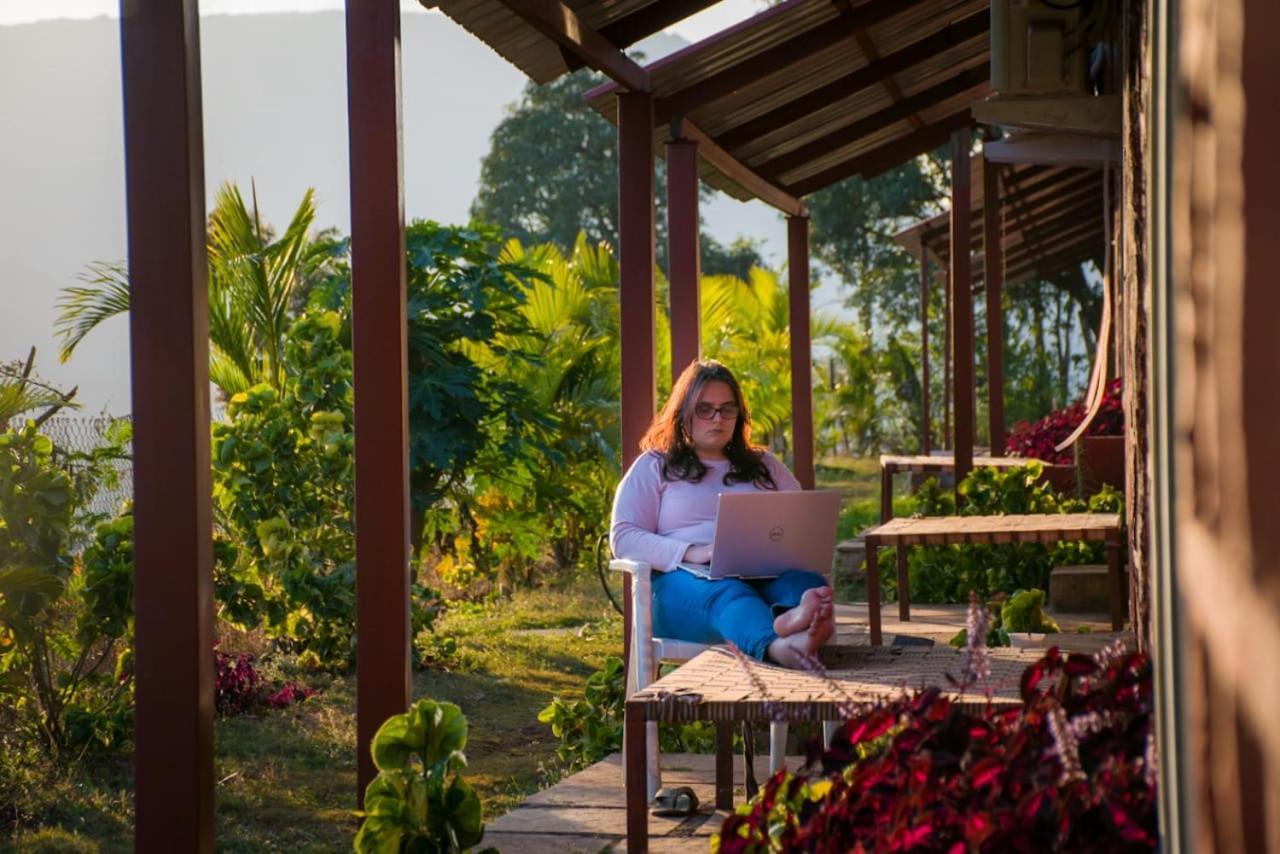 Mysticstays Resort Wai Esterno foto