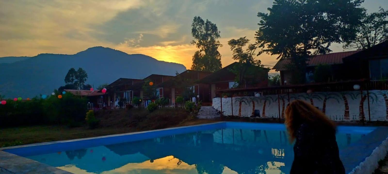 Mysticstays Resort Wai Esterno foto