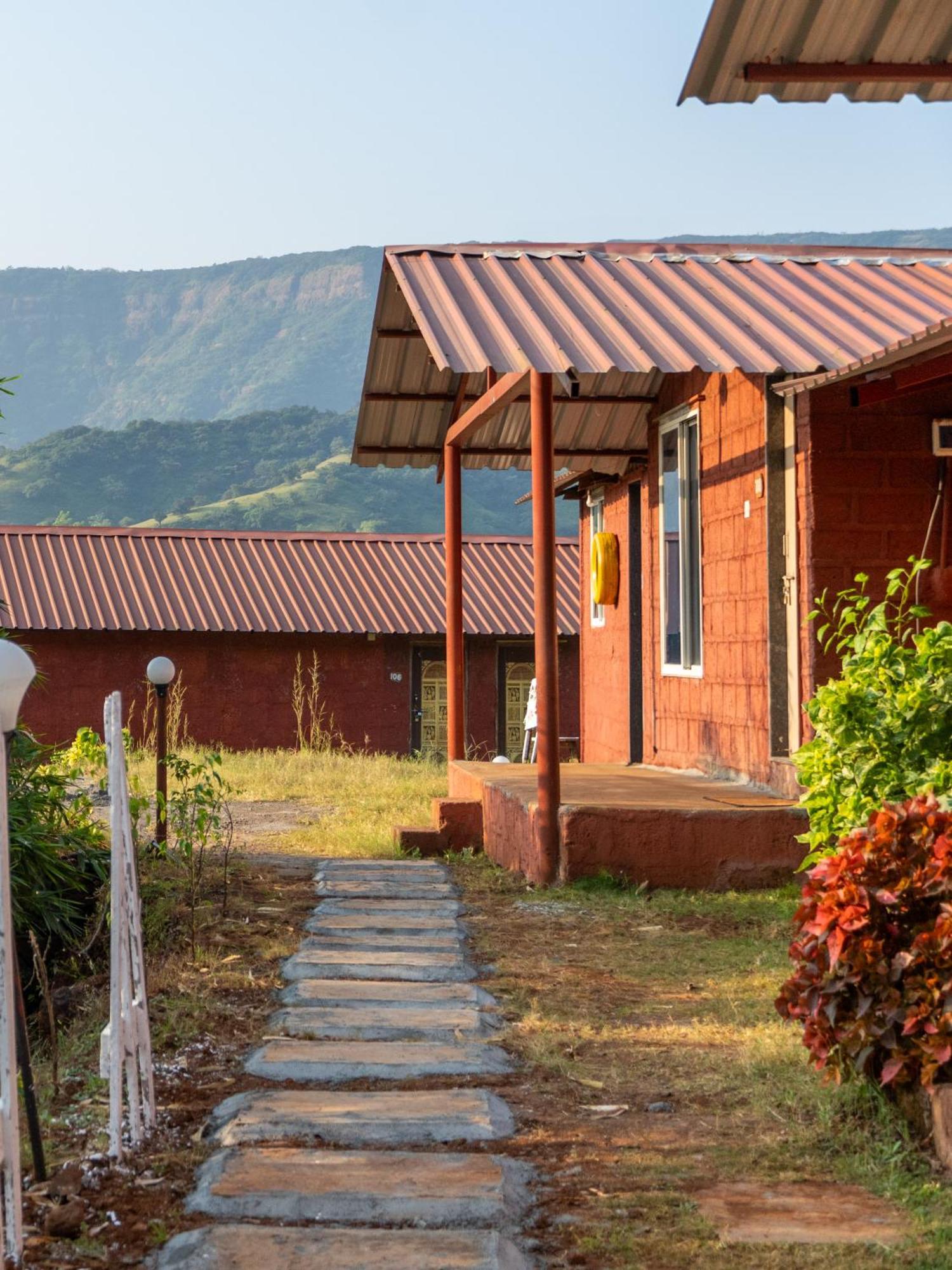 Mysticstays Resort Wai Esterno foto