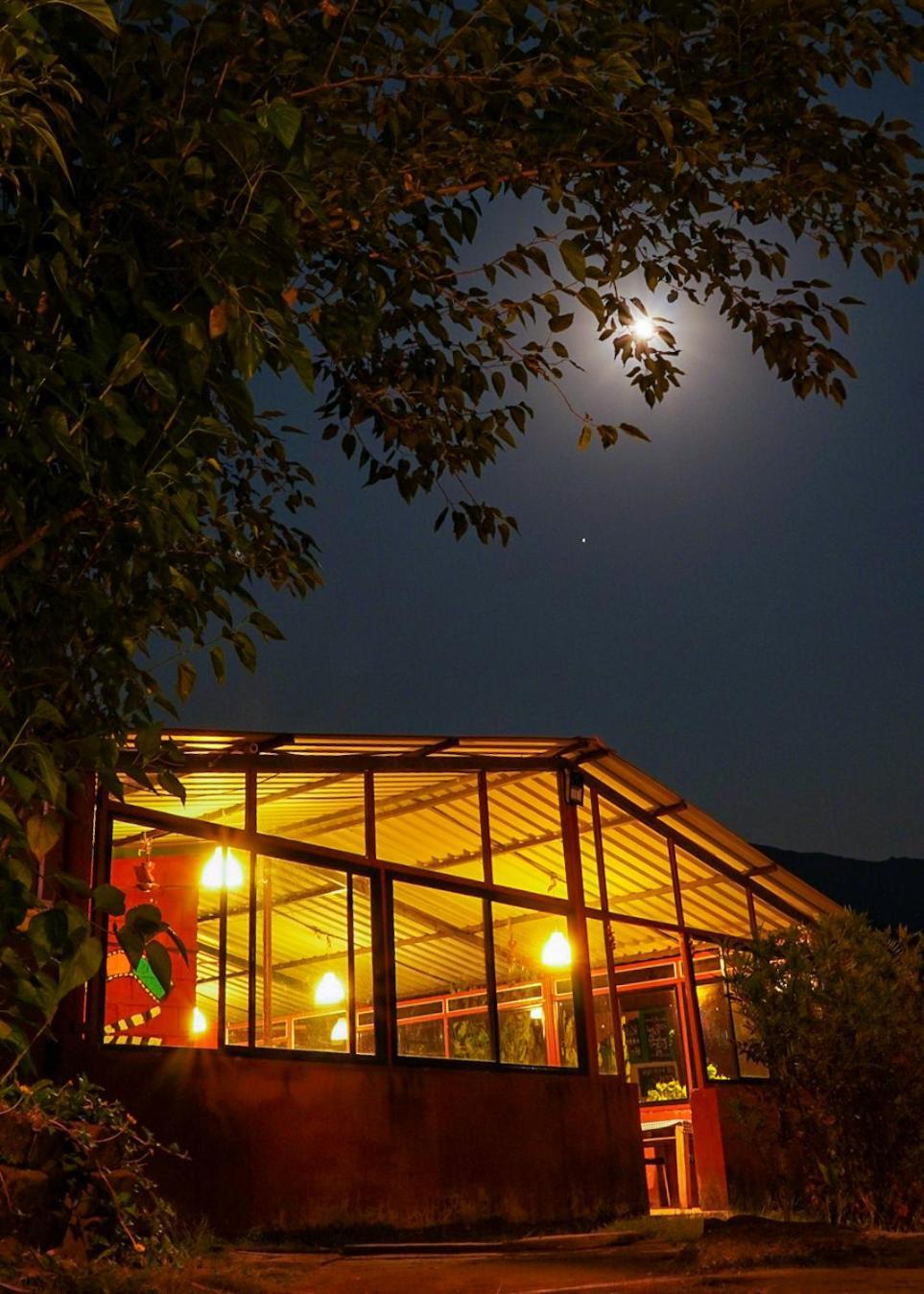 Mysticstays Resort Wai Esterno foto