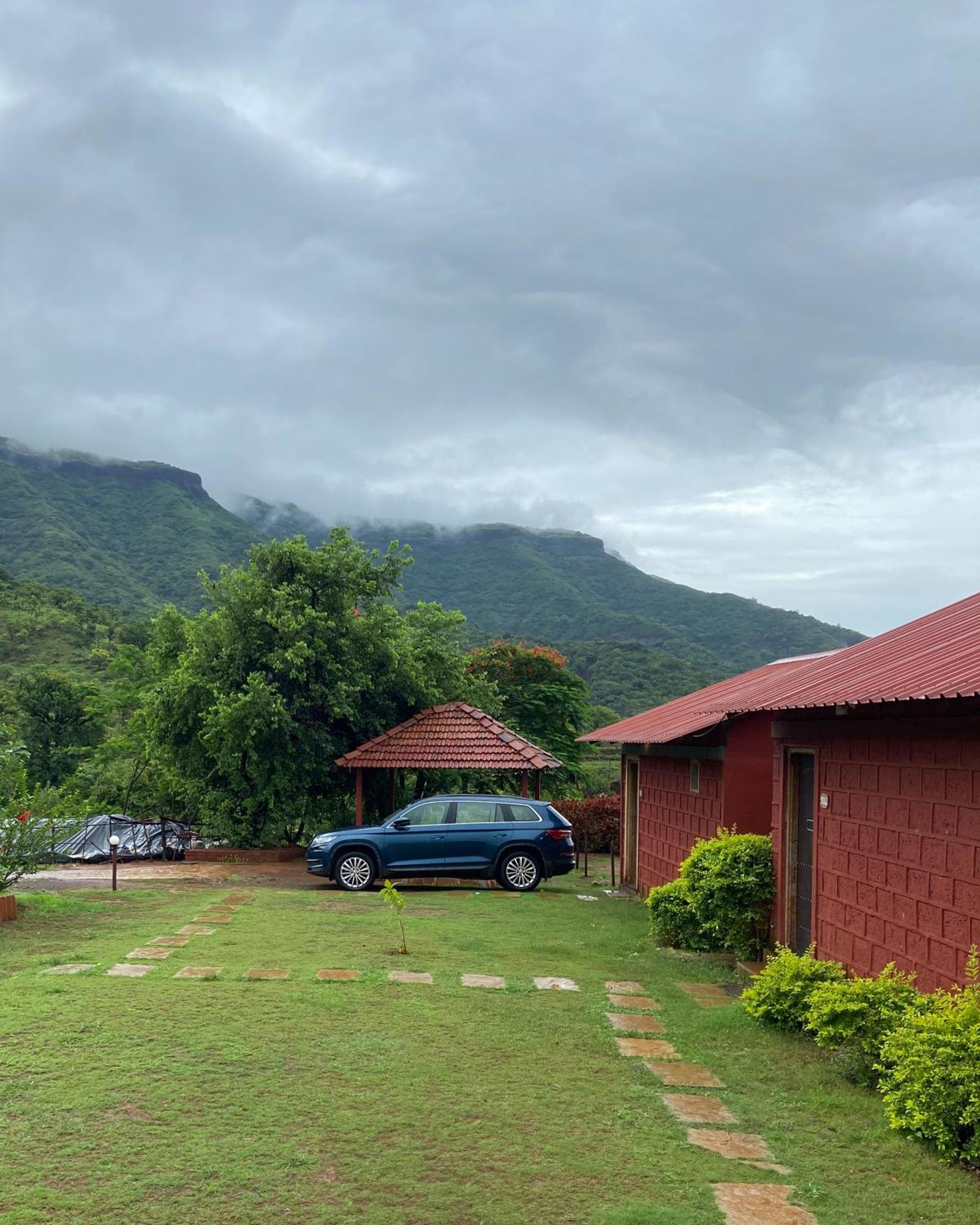 Mysticstays Resort Wai Esterno foto